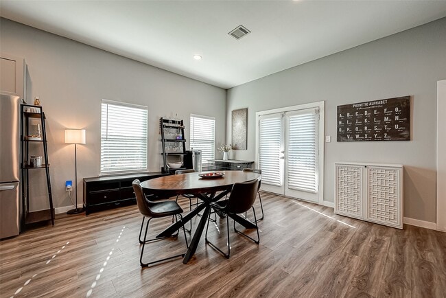 Building Photo - 108 Bay Oaks Dr