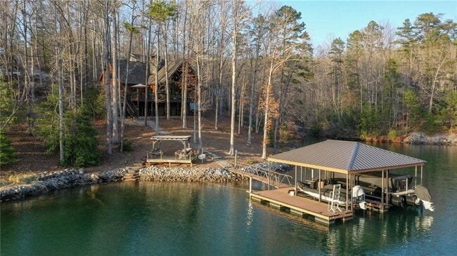 Building Photo - 105 Cedar Cove