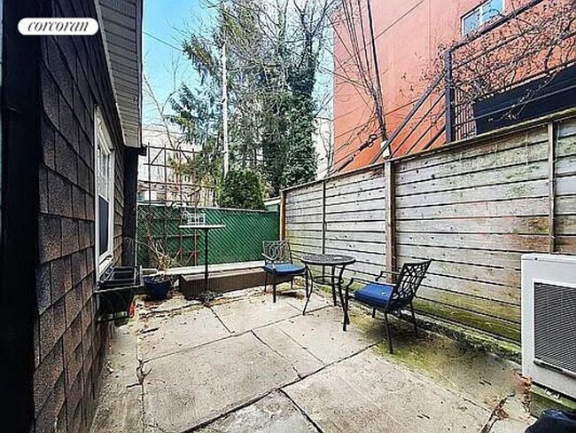 Building Photo - 160 Guernsey St