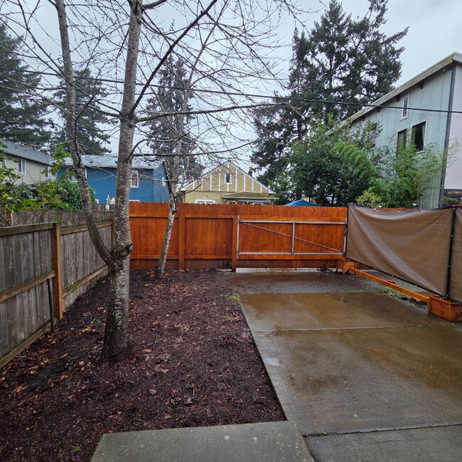 Building Photo - 3552 SE 66th Ave