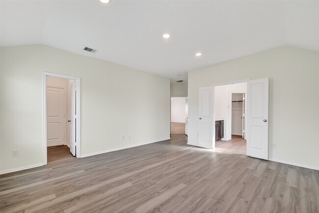 Building Photo - 19168 Pinewood Grove Trl