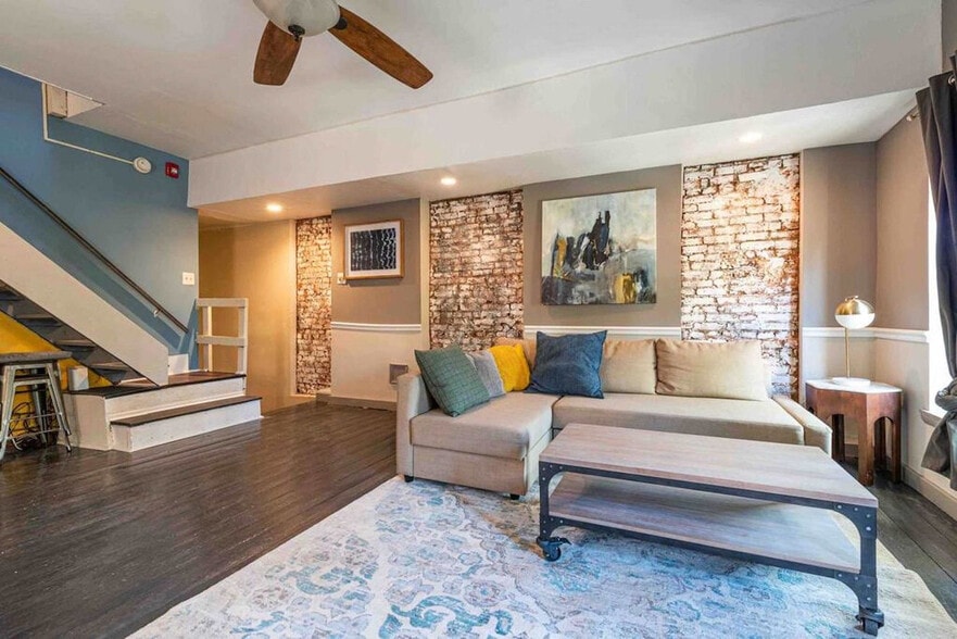 Building Photo - 1136 Rodman St