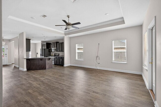 Building Photo - 15610 Ridge Ct