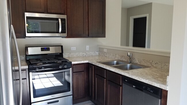Building Photo - 2Br/2Ba Rental Home - Second Floor Emery Oak
