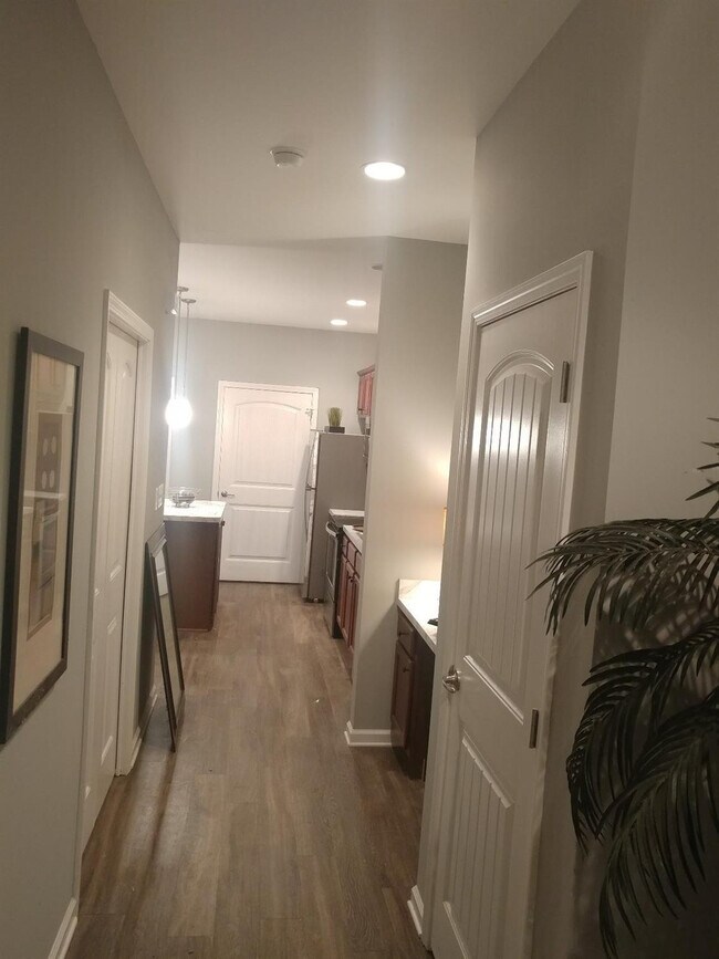 Building Photo - 101 Spring Meadow Path