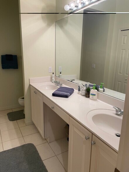 Building Photo - 8192 Mulligan Cir