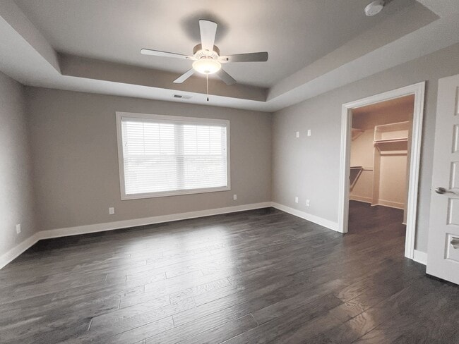 Building Photo - SEE IT NOW: Modern 3-Bedroom Townhome with...
