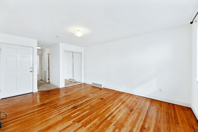 Building Photo - 12450 Knights Rd