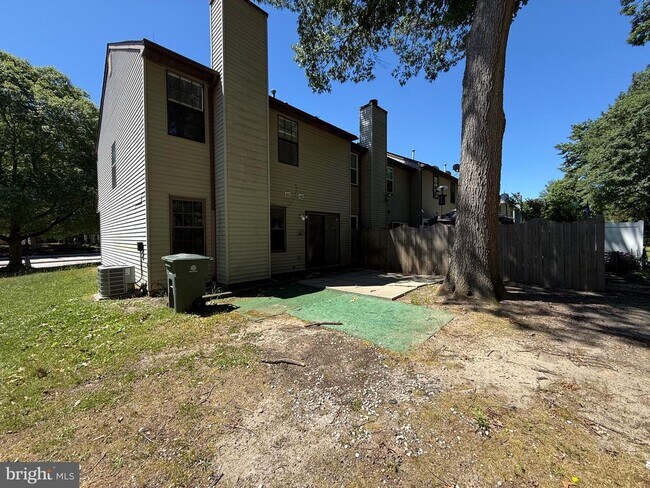 Building Photo - 343 Brookdale Blvd