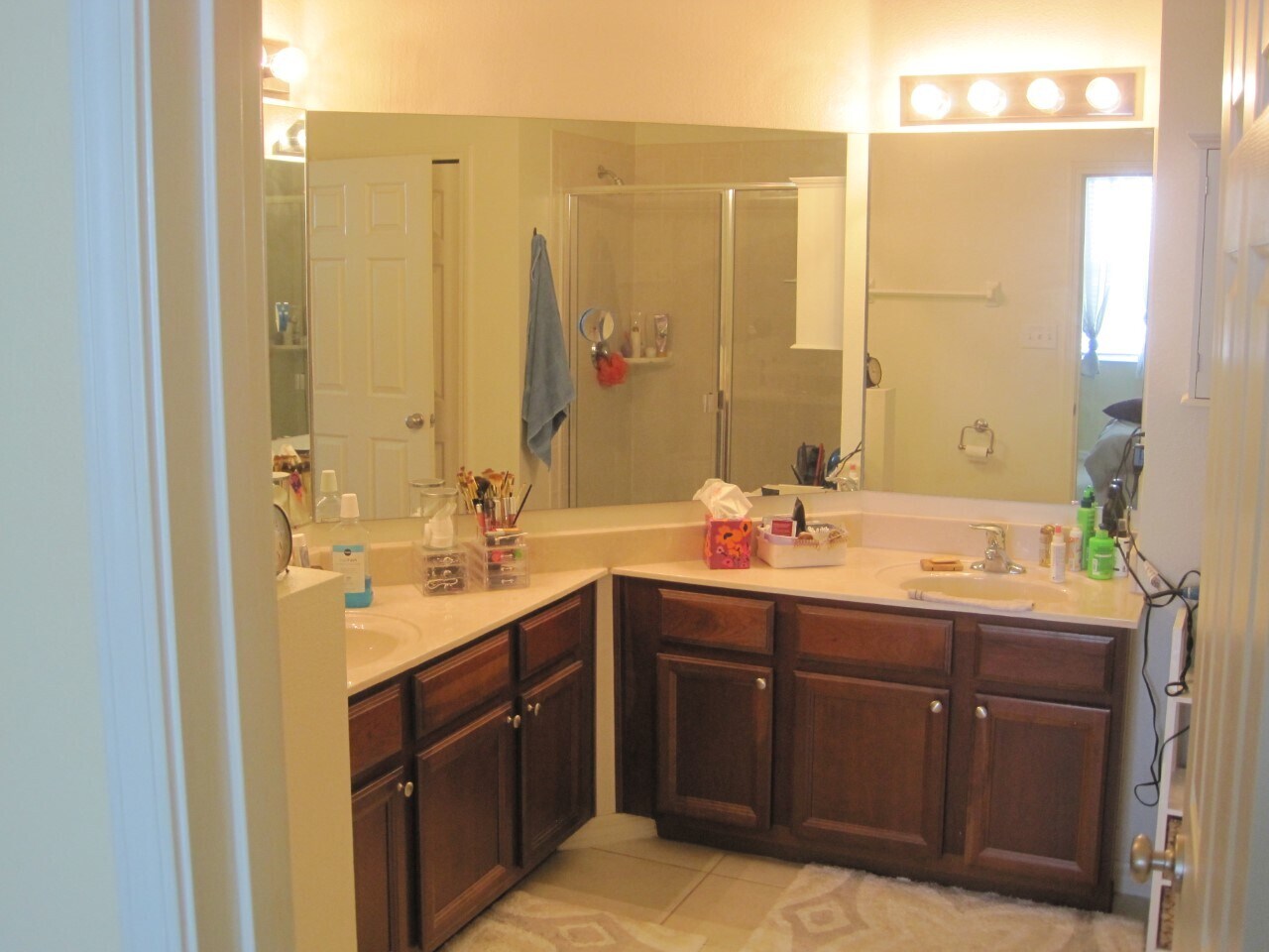 Building Photo - 3657 Parkridge Cir