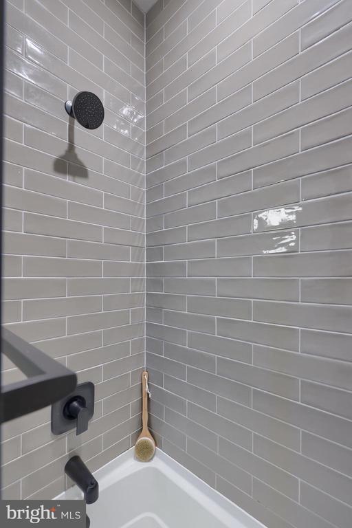 Building Photo - 9-213-UNI9 Jackson Dr