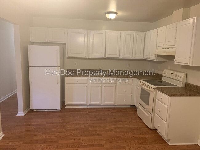 Building Photo - 401 Polk Dr