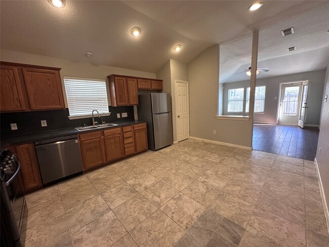 Building Photo - 2303 Summit Meadow Dr