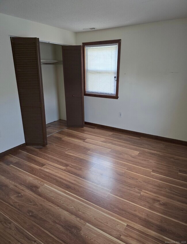 Building Photo - 338 Dunfey Ln