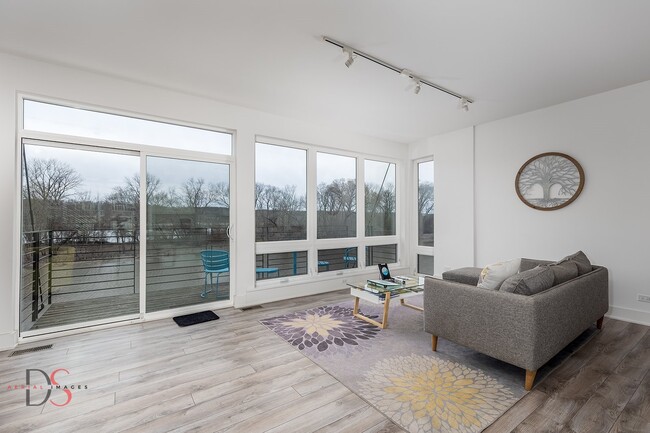 Building Photo - 43 Windward Way