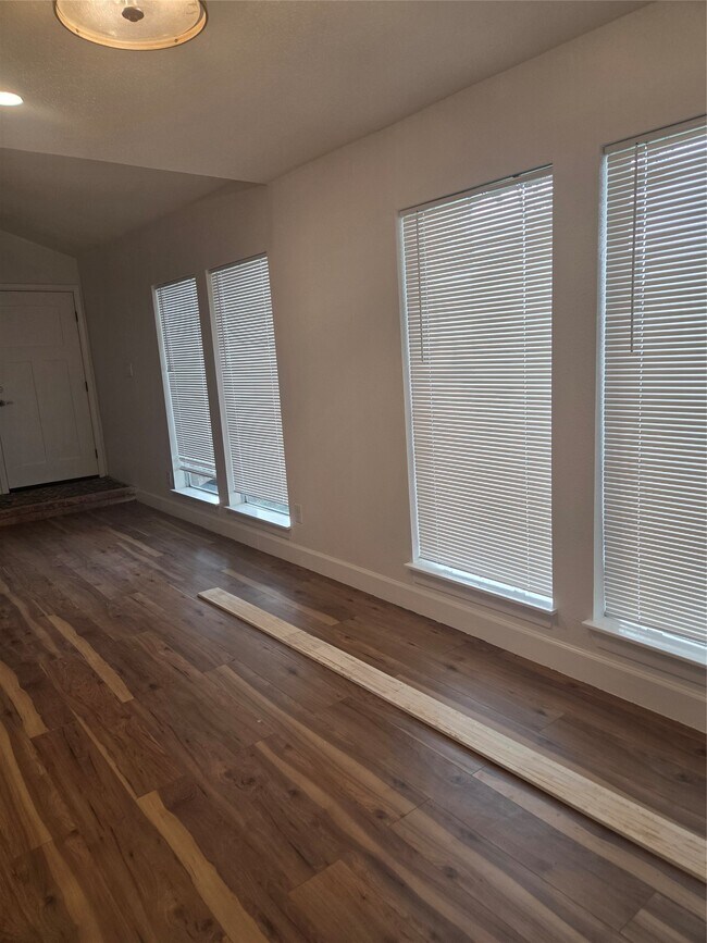 Building Photo - 7712 Challie Ln