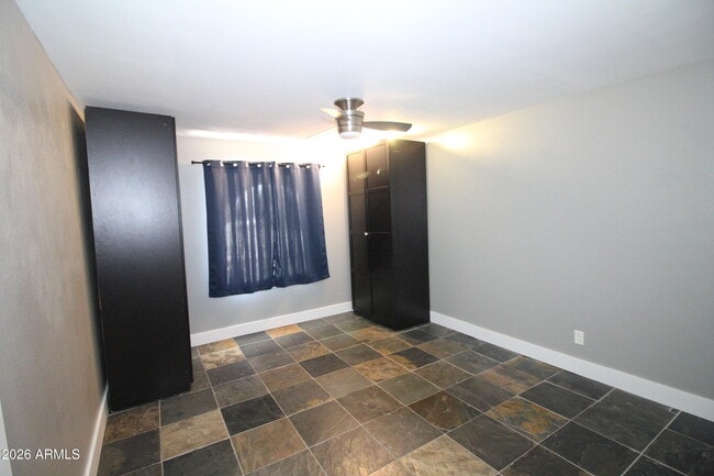 Building Photo - 1924 E Fremont Dr