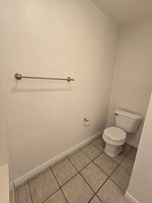 Building Photo - Unique 3 bedroom home located in the vibra...