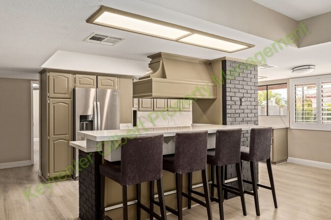 Building Photo - Beautiful Gilbert Home with Pool — Convenient Location & Modern Upgrades!