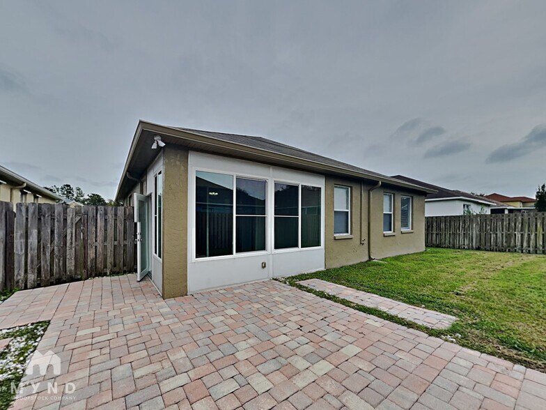 Building Photo - 1625 Wakefield Dr