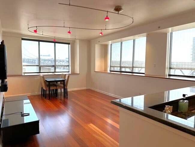 Building Photo - Epic REA: Fabulous 2 BR/2 BA South Beach C...