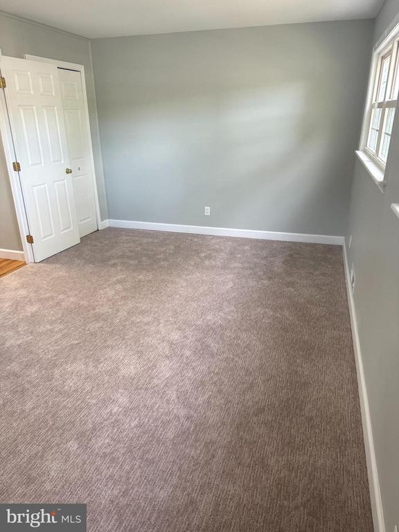 Building Photo - 810 S Harmony Rd