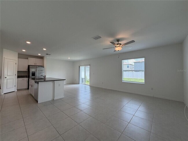 Building Photo - 156 Rose Bud Ln