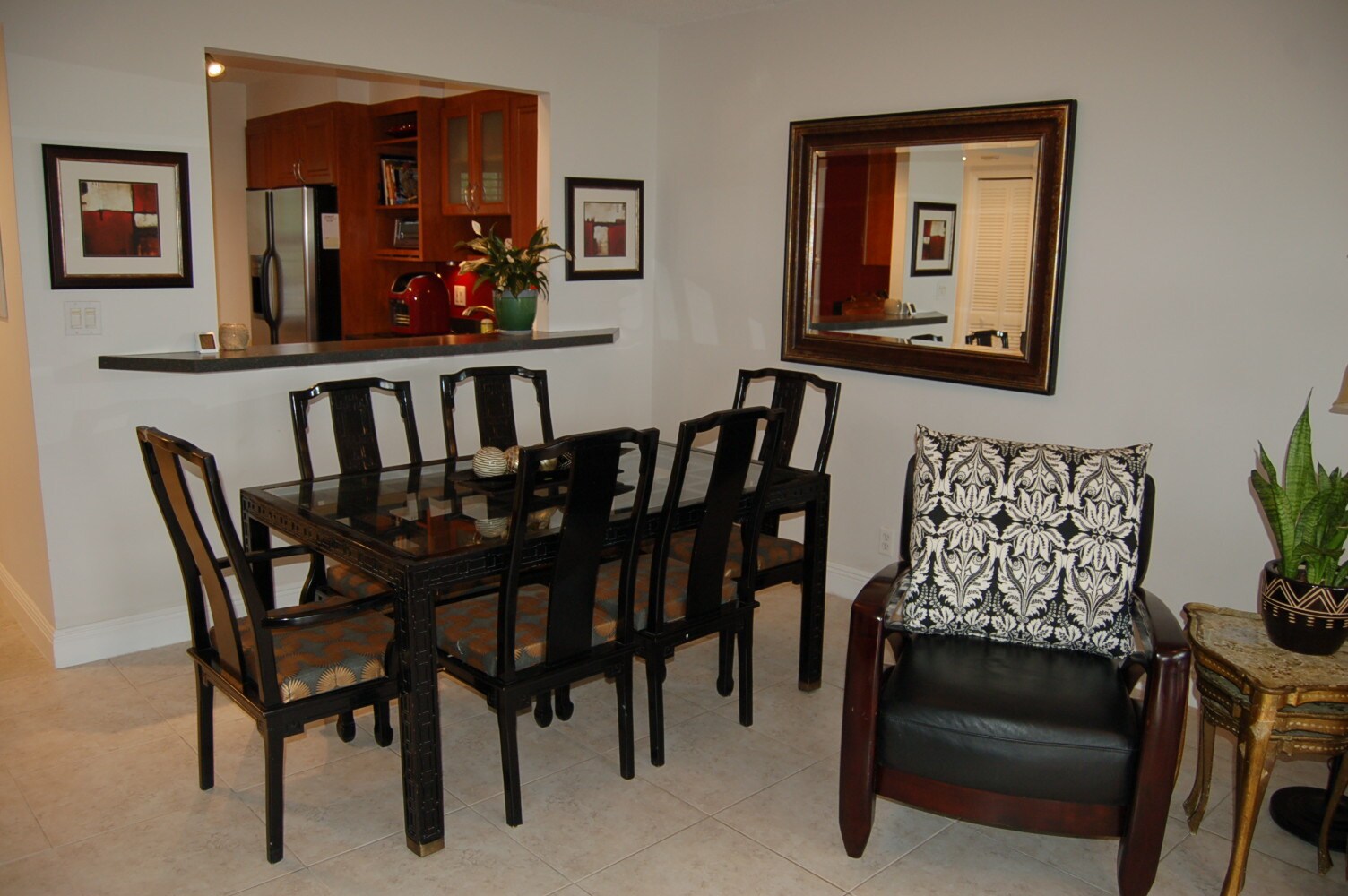 Building Photo - 575 Oaks Ln