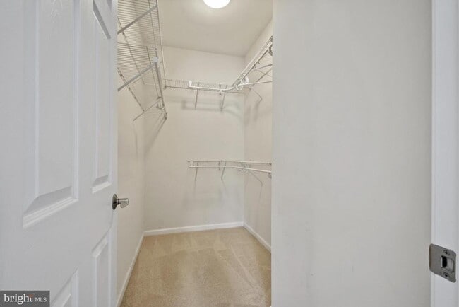 Building Photo - 2486 Winthrop Dr