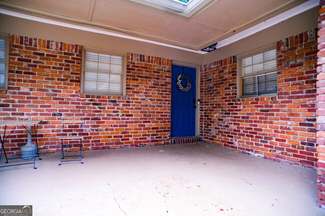 Primary Photo - 3682 Rockbridge Rd SW