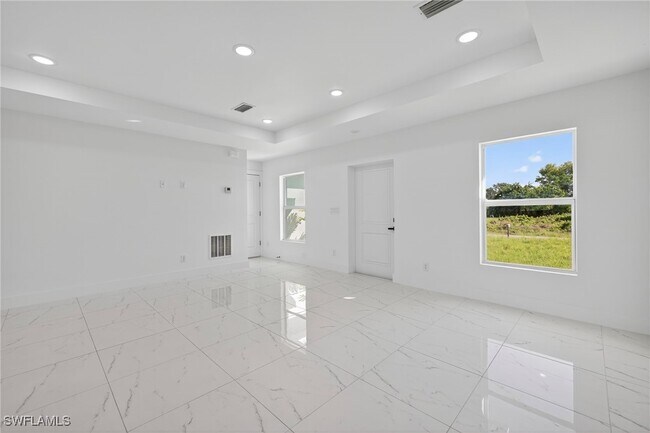 Building Photo - 366 Butler Ave S