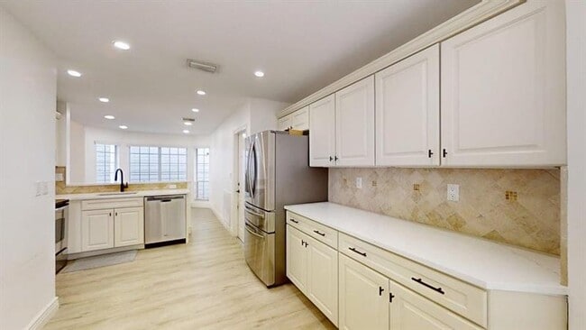 Building Photo - 5120 Coronado Ridge