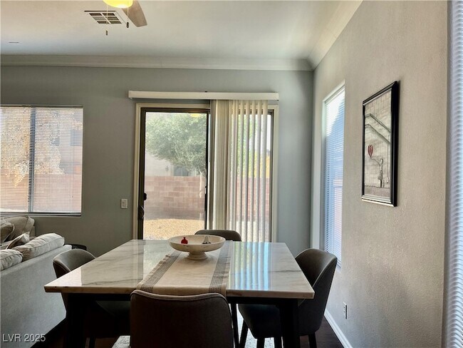 Building Photo - 493 Via Stretto Ave