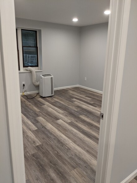 Front Bedroom - 310 Semple St