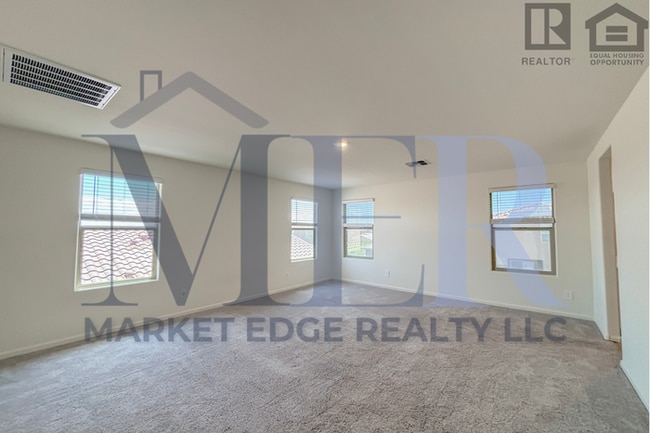 Building Photo - 4Bed/3Bath Home at I10/Wilmot Rd! $199 MOV...
