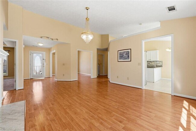 Building Photo - 2600 Avalon Pl