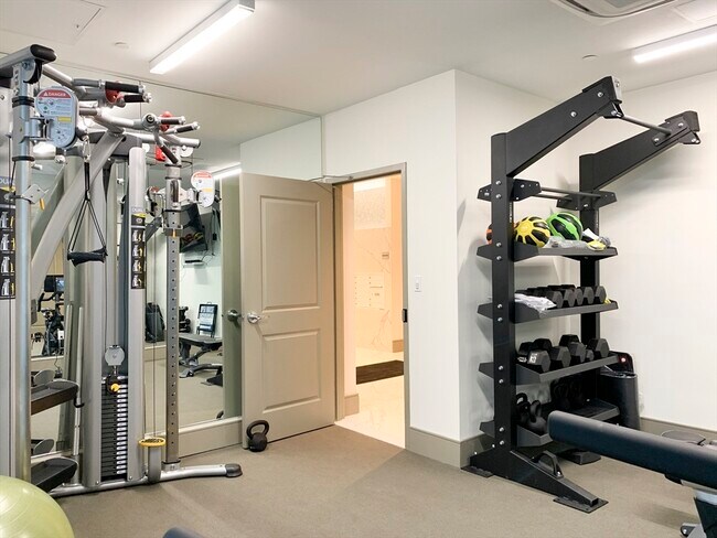 Building Photo - 214 Market St