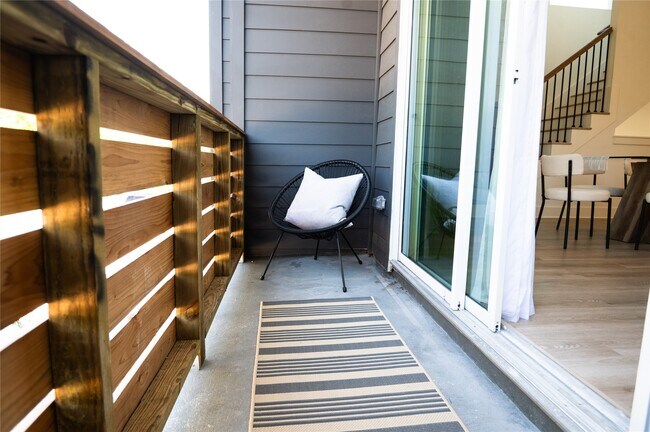 Building Photo - 3486 Luca St