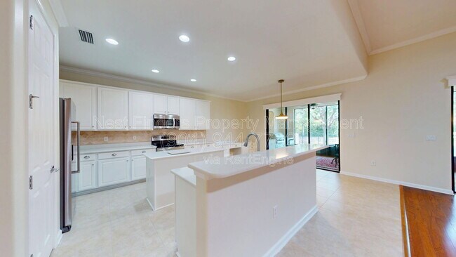 Building Photo - 453 River Run Blvd