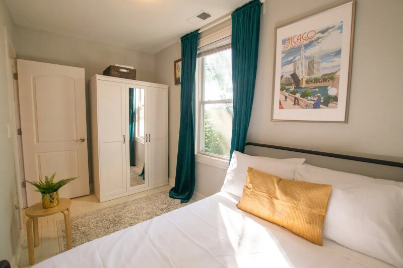 Building Photo - 2732 S Bonfield St