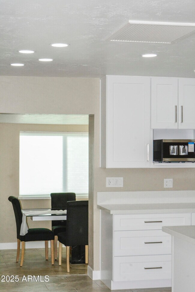 Building Photo - 14801 N Agua Fria Dr