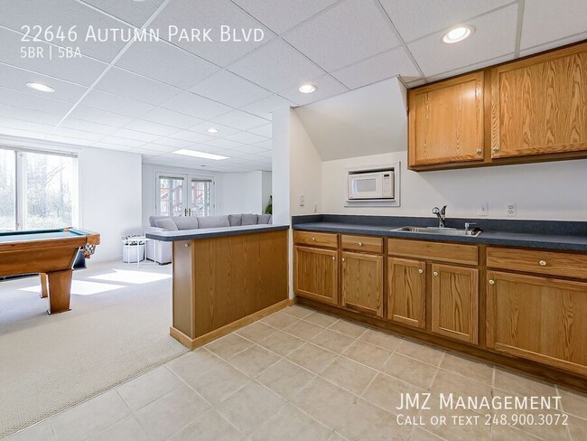 Building Photo - 22646 Autumn Park Blvd