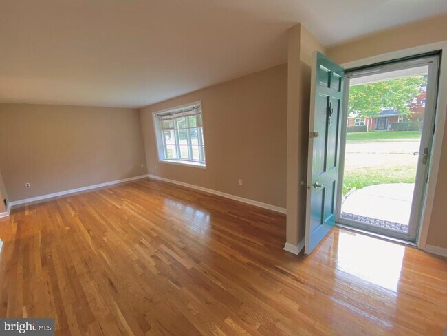 Building Photo - 8121 Edmonton Ct