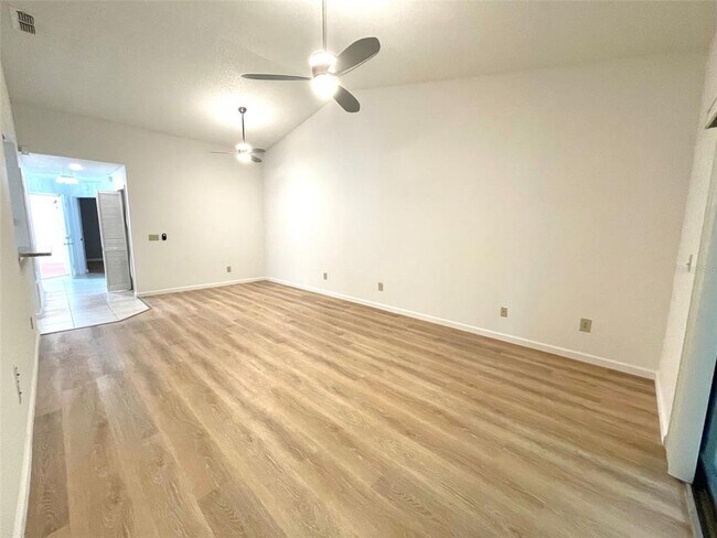 Building Photo - 7531 Sugar Bend Dr