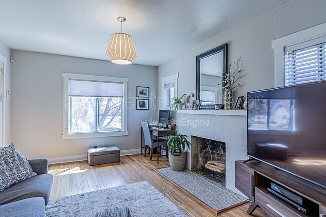 Building Photo - 555 Harrison St