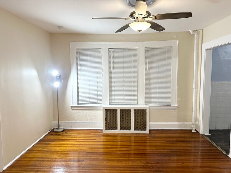 Building Photo - 285 Bronx Ave
