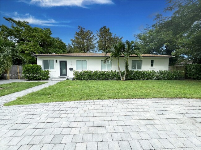 Building Photo - 5401 W Broward Blvd