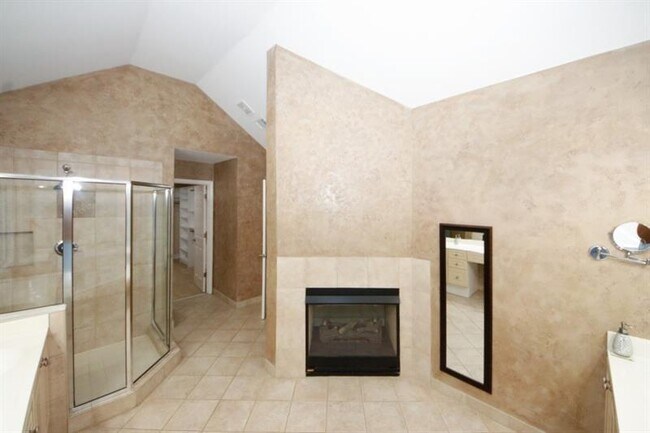 Building Photo - 1354 Brookhaven Village Cir NE