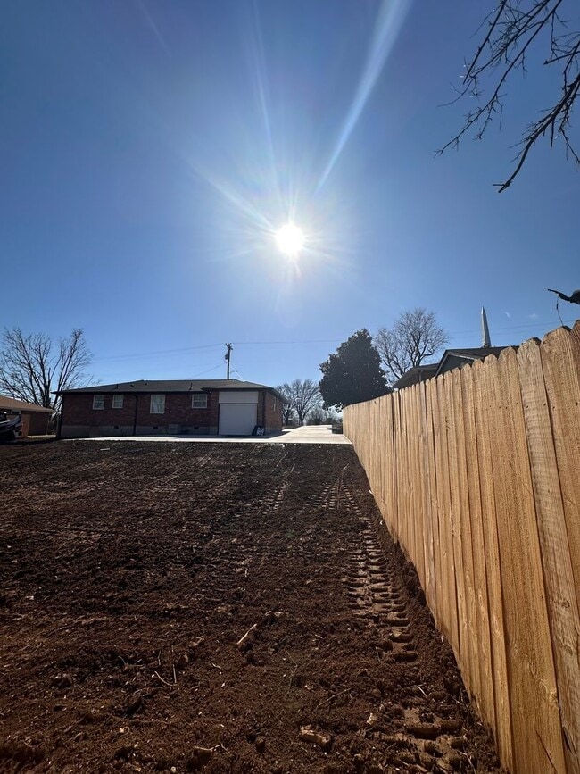 Building Photo - Newly Renovated East Nashville Home | 3BR/2BA | Attached Garage + Large Fenced Yard | Minutes to ...