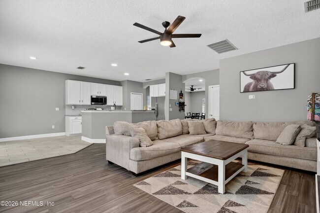 Building Photo - 2038 Creekmont Dr